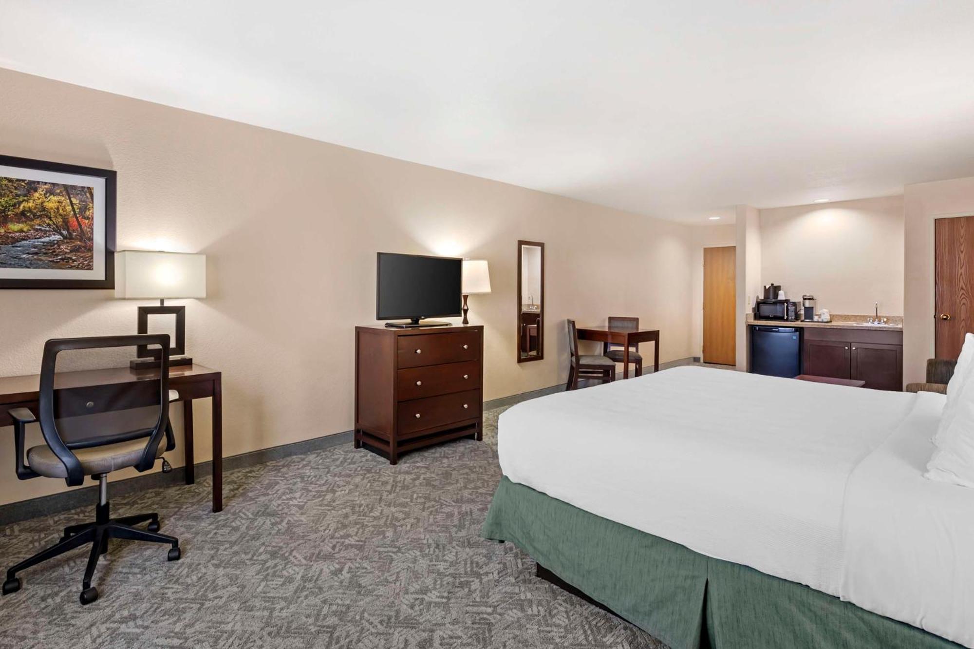 Best Western Plus Eagle Vail Airport Exterior photo