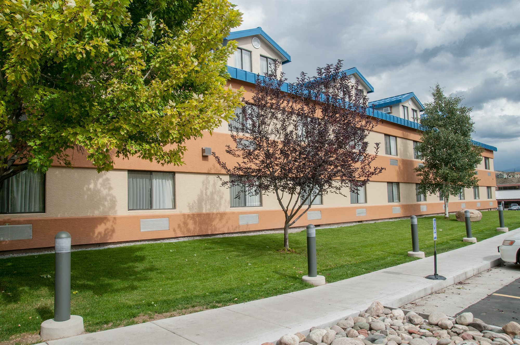 Best Western Plus Eagle Vail Airport Exterior photo